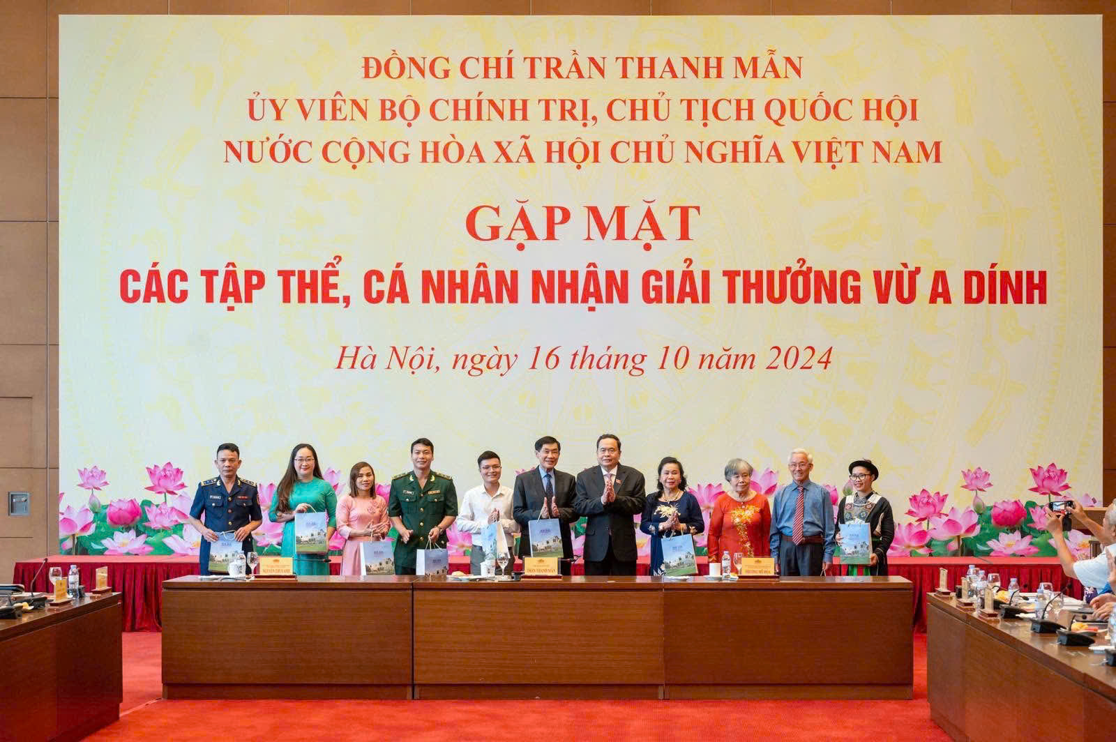 Ông Johnathan Hạnh Nguyễn
