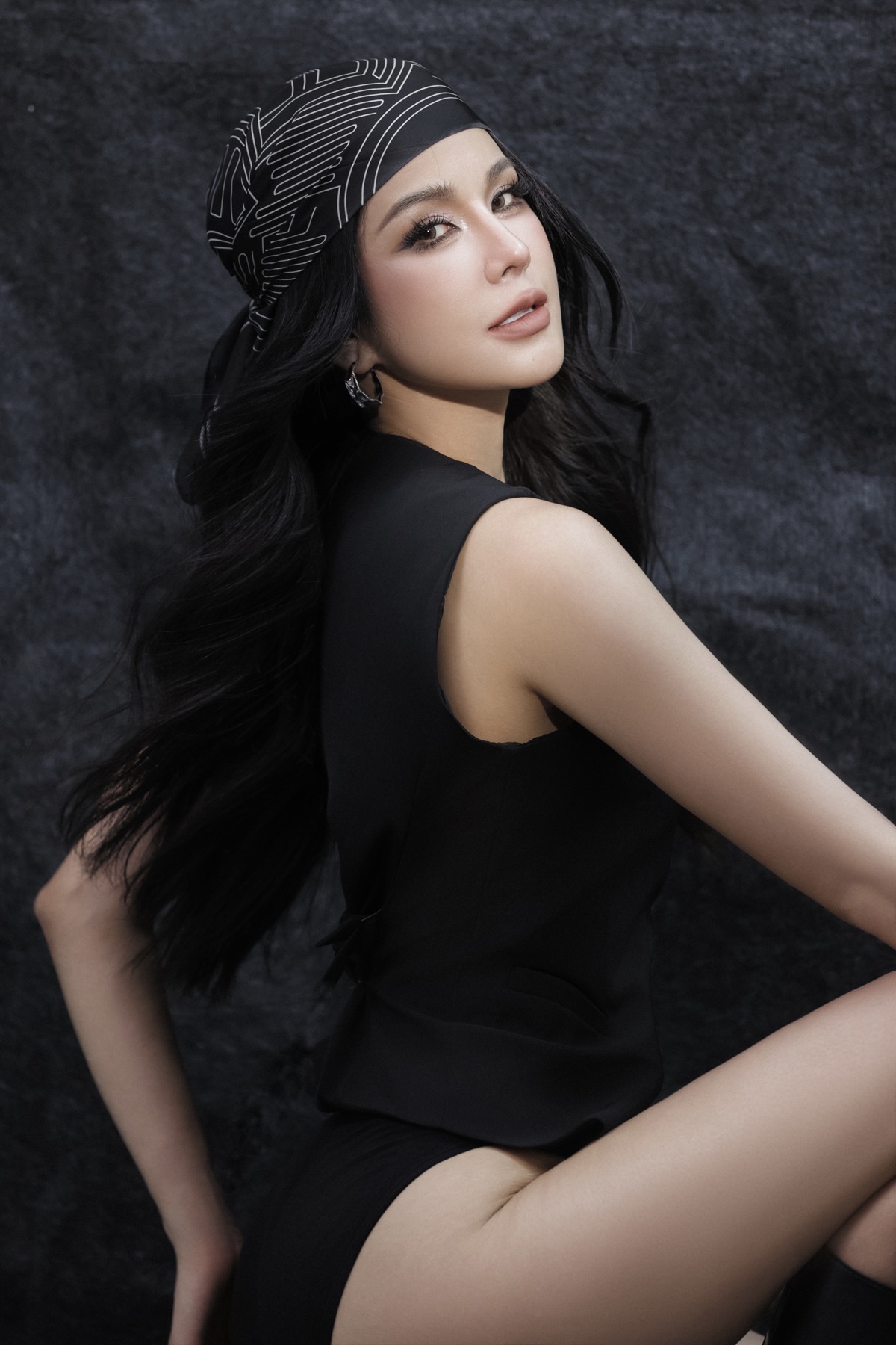 Diệp Lâm Anh ra bài hát