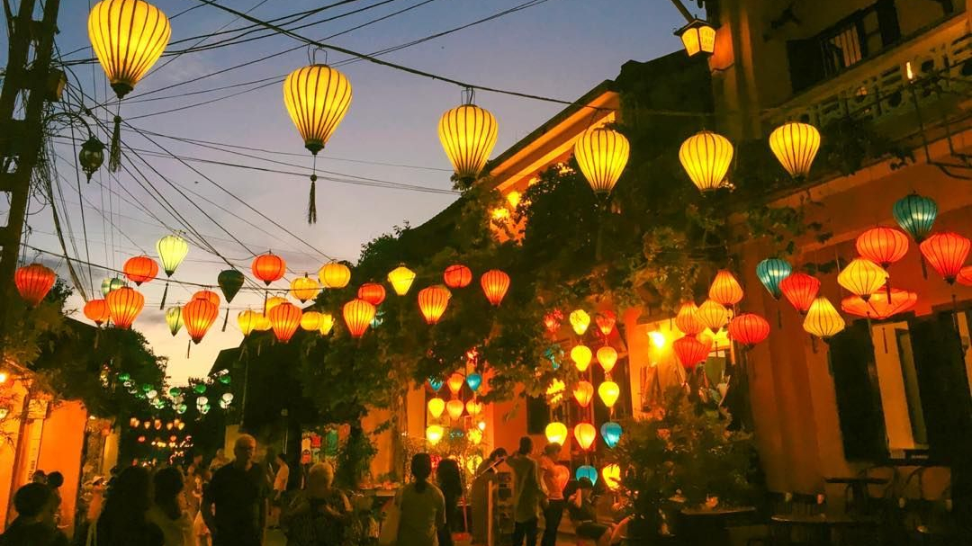 Những phố lồng đèn đẹp nhất châu Á sở hữu khung cảnh đầy lãng mạn