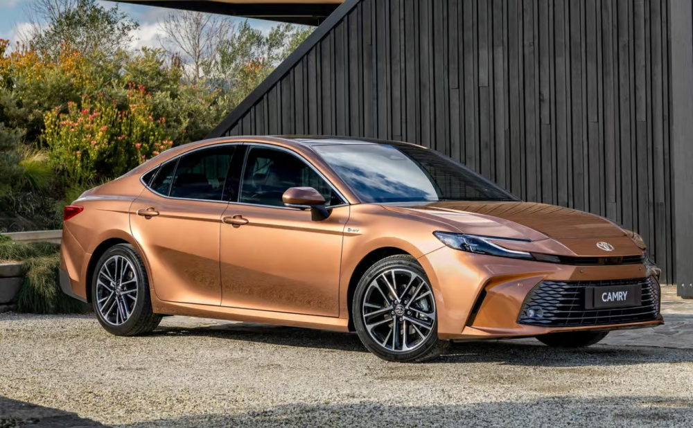 Toyota Camry với diện mạo hoàn toàn mới