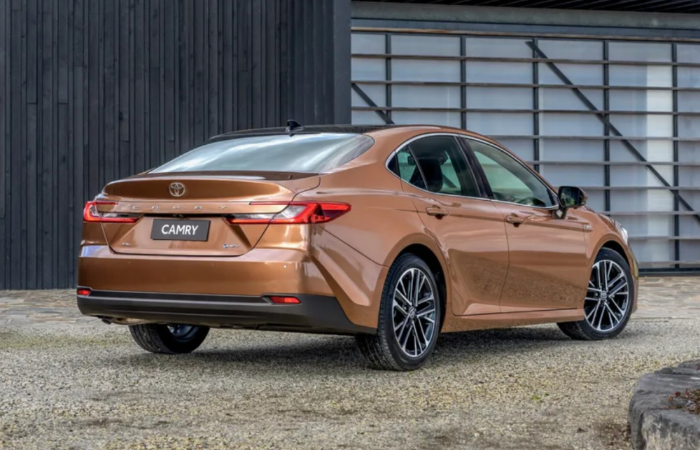 Toyota Camry với diện mạo hoàn toàn mới