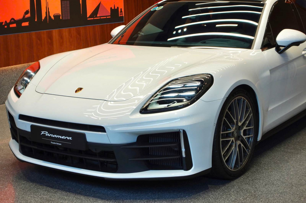 Siêu phẩm Porsche Panamera sắp ra mắt phiên bản mới