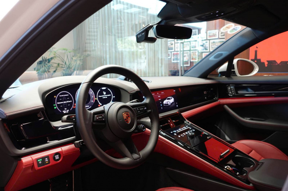 Siêu phẩm Porsche Panamera sắp ra mắt phiên bản mới