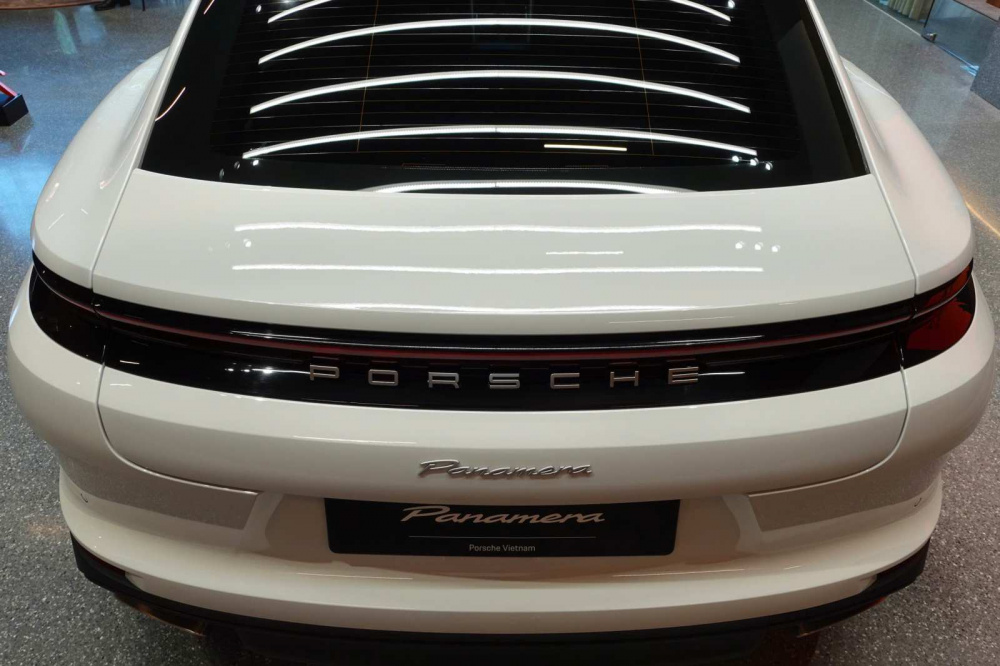 Siêu phẩm Porsche Panamera sắp ra mắt phiên bản mới
