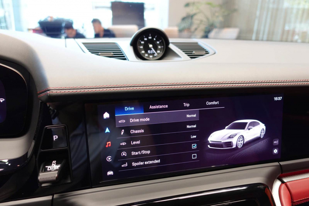 Siêu phẩm Porsche Panamera sắp ra mắt phiên bản mới
