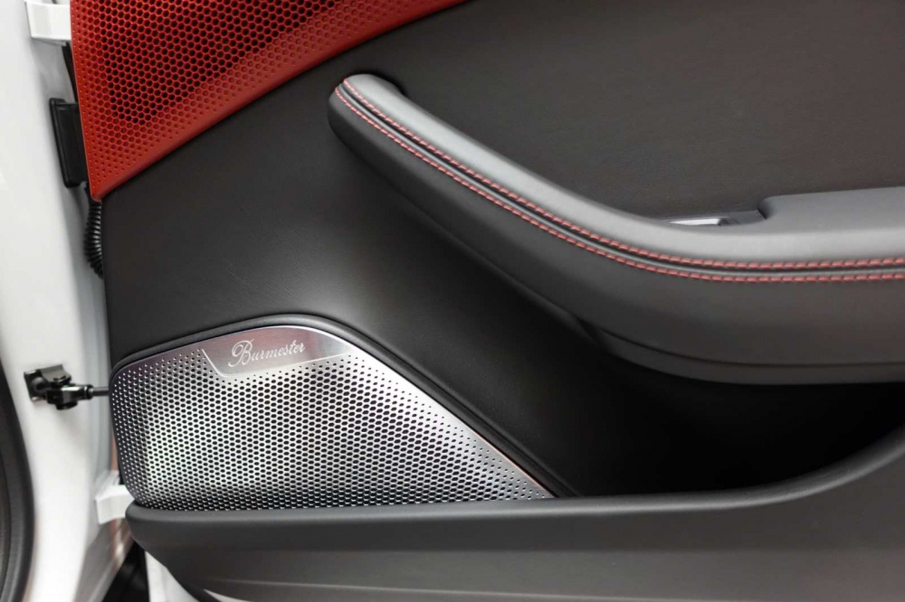 Siêu phẩm Porsche Panamera sắp ra mắt phiên bản mới