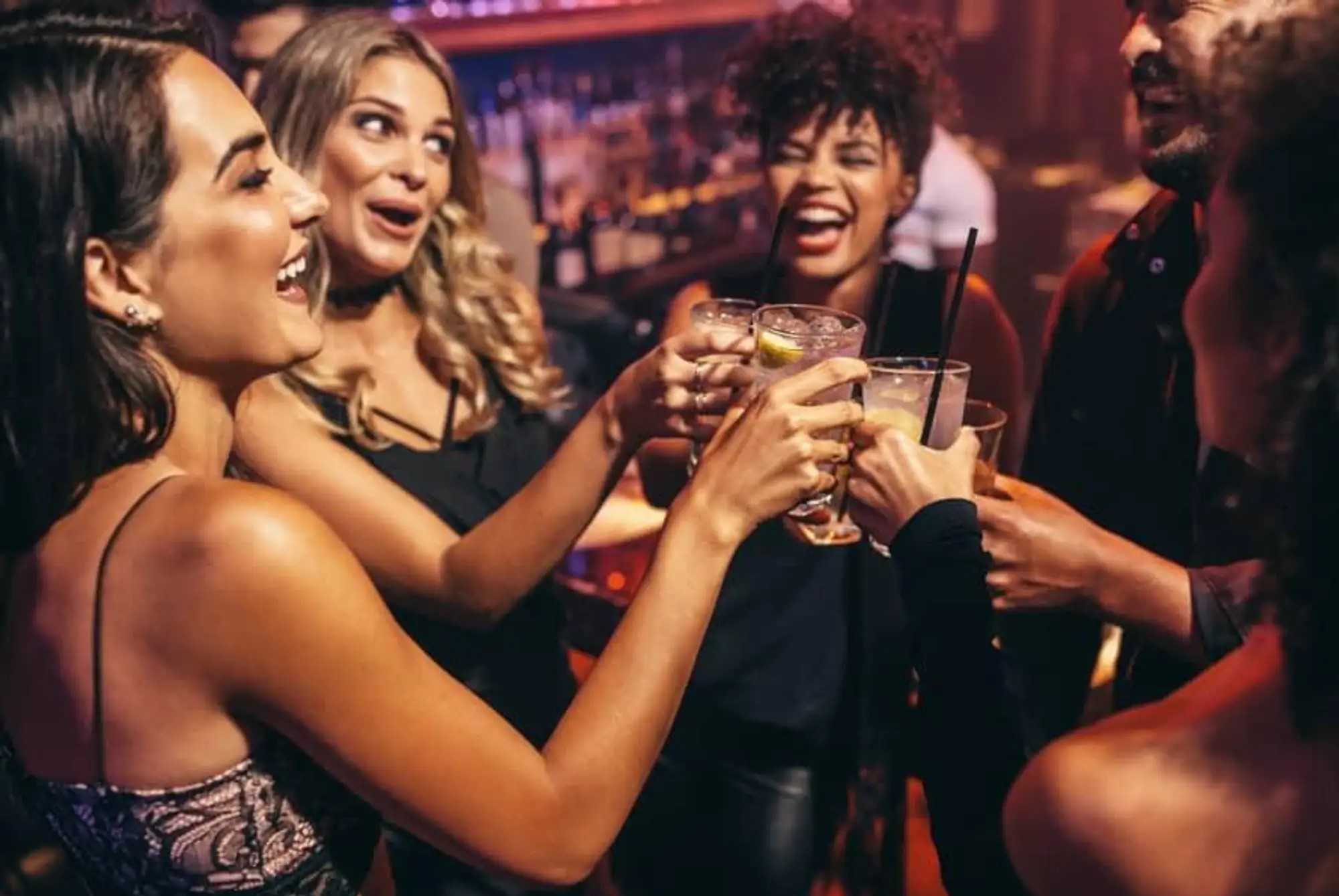 5 Thuật ngữ đi bar phổ biến giúp bạn “giải ngố” khi xuống phố