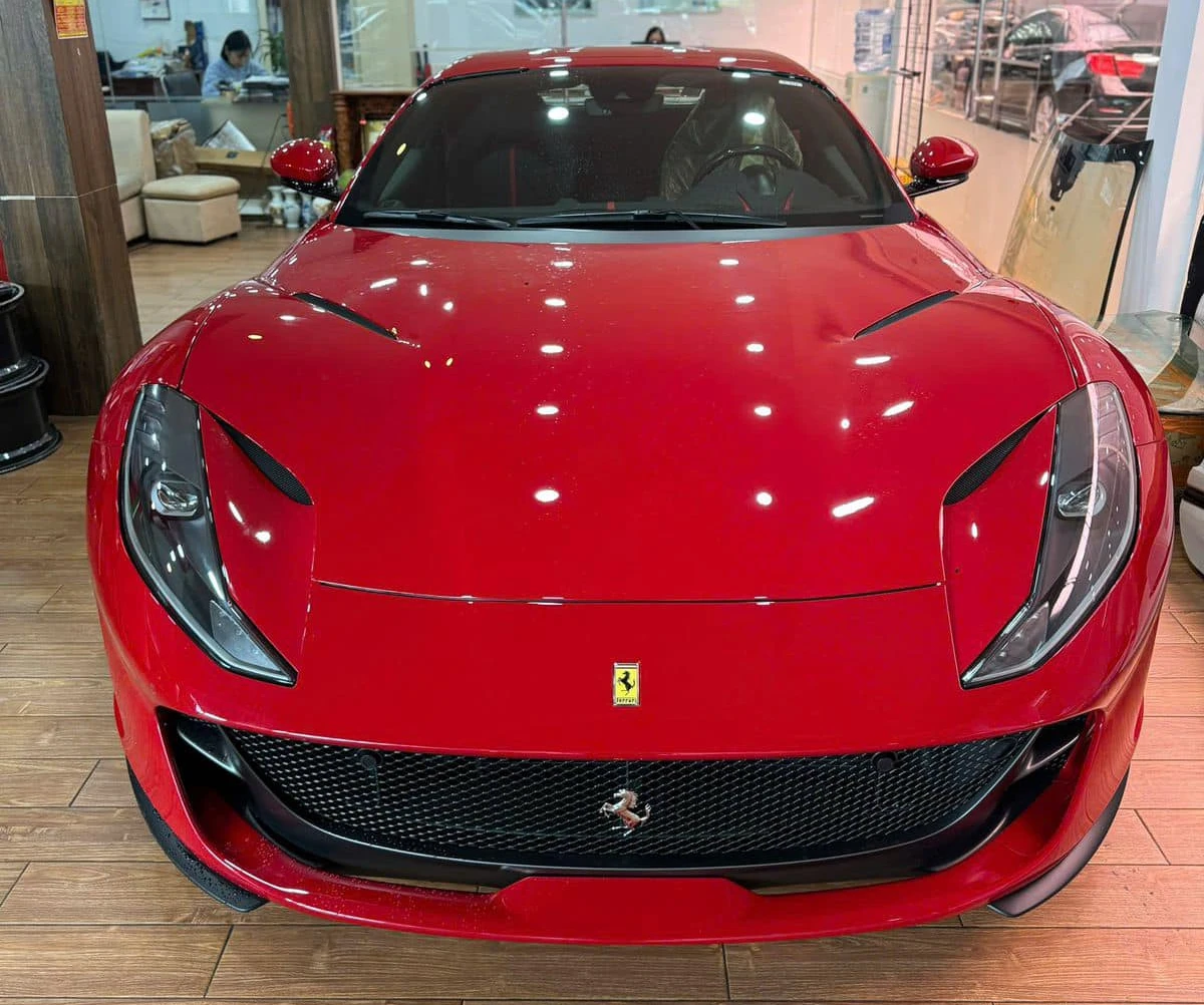 Siêu phẩm Ferrari 812 GTS chính thức lộ diện tại Việt Nam