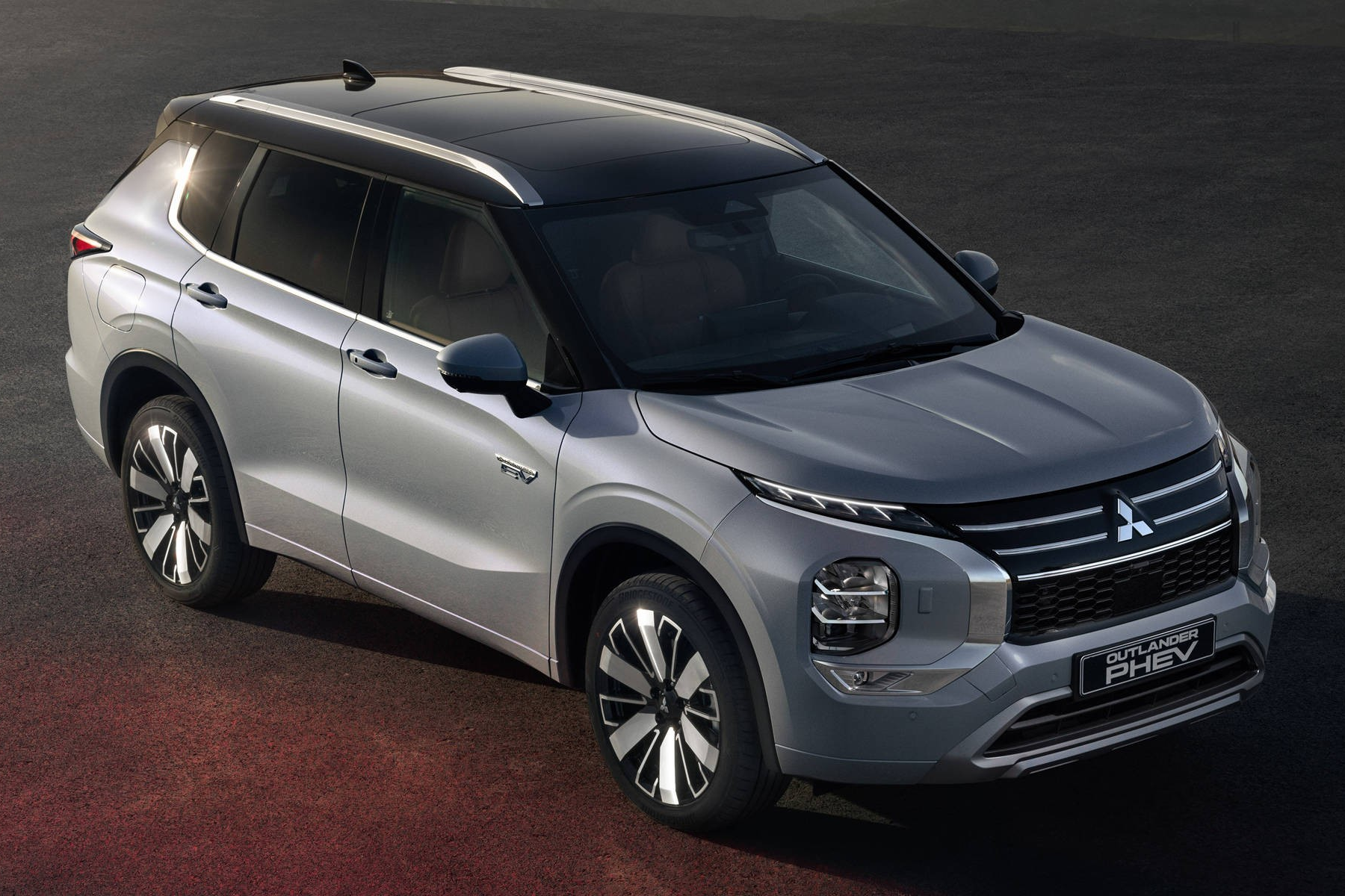Bản nâng cấp của Mitsubishi Outlander PHEV 2025 có gì