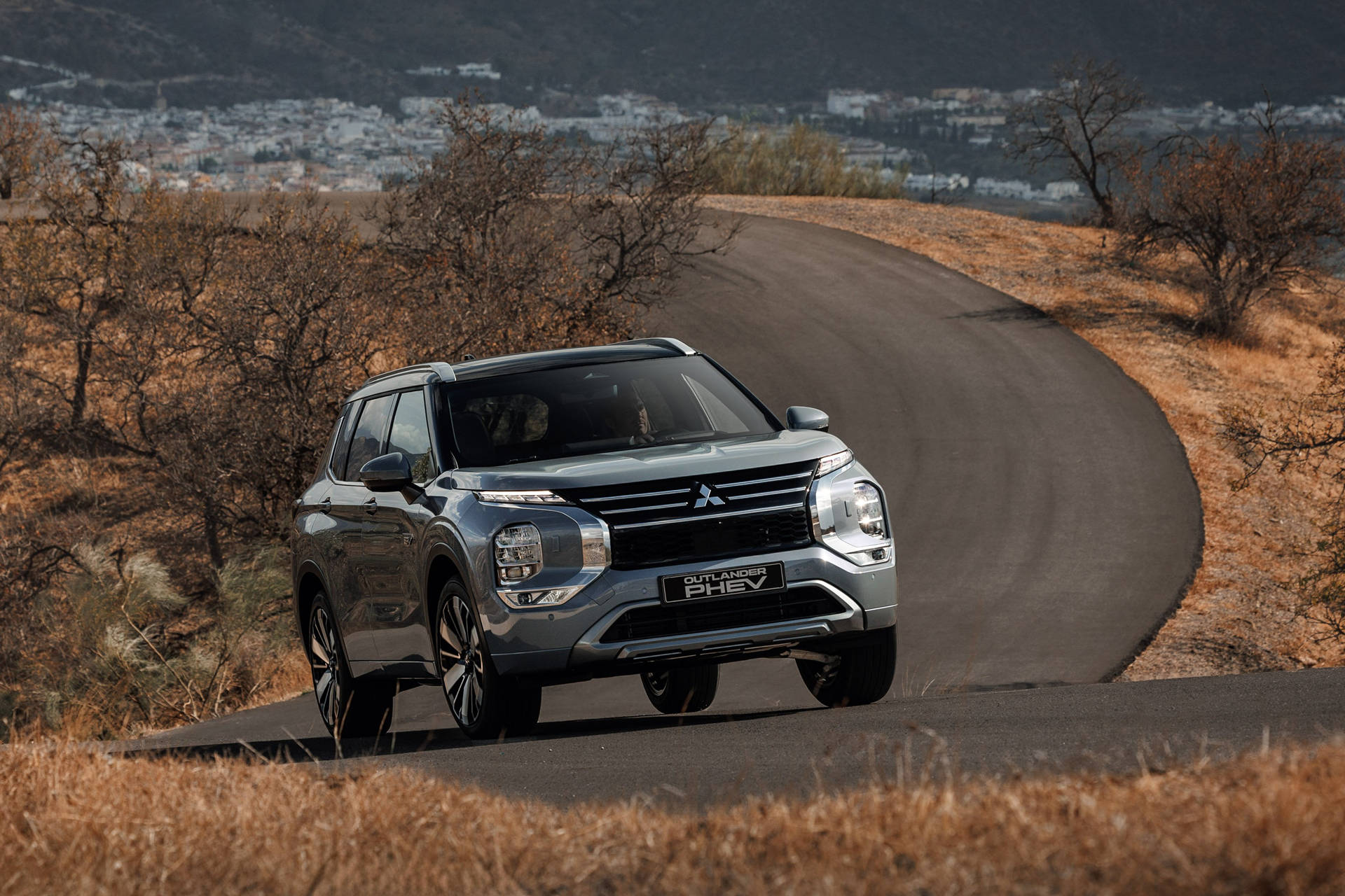 Bản nâng cấp của Mitsubishi Outlander PHEV 2025 có gì