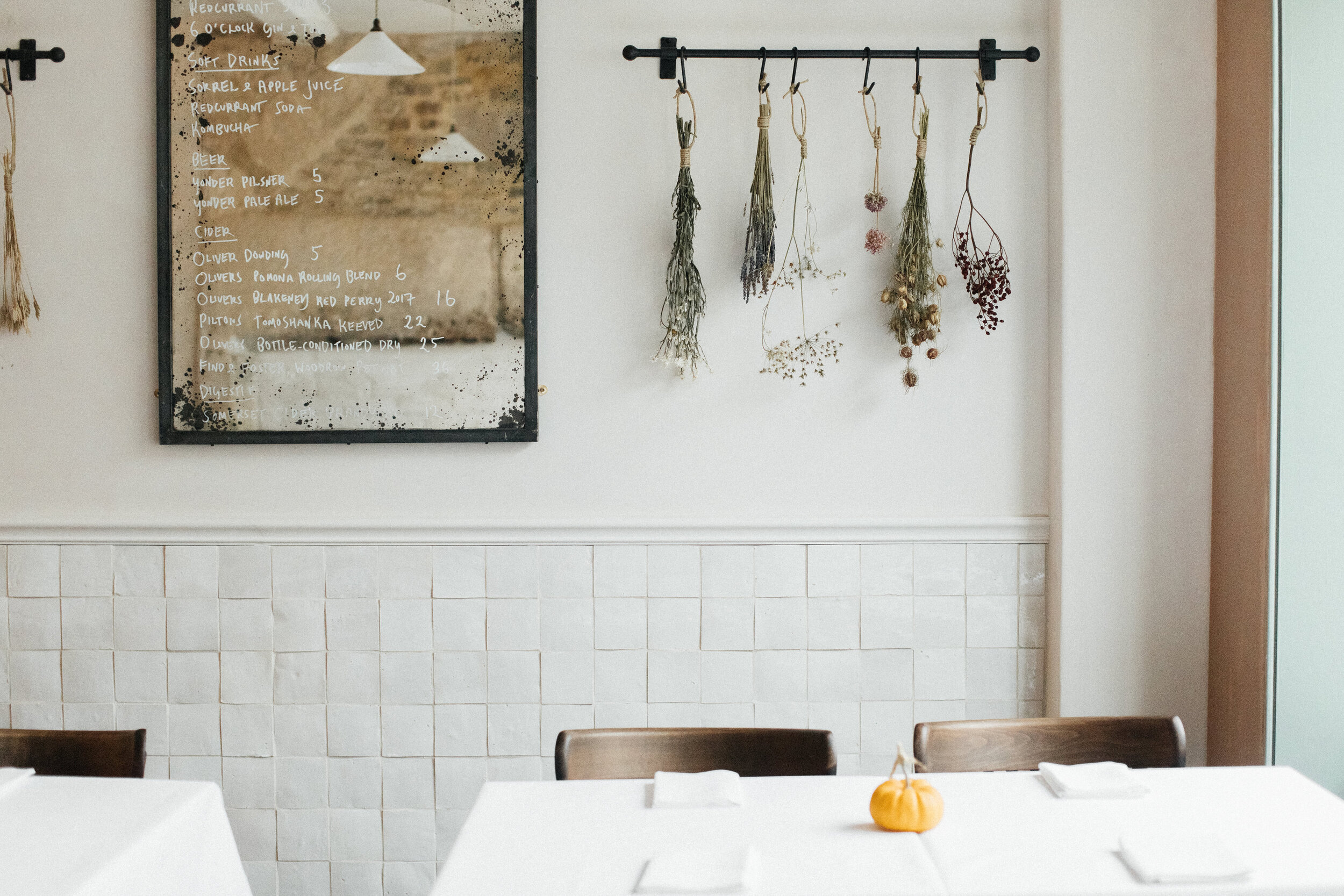Top 8 nhà hàng thú vị nhất Vương quốc Anh, không nơi nào ở London (Phần 1)