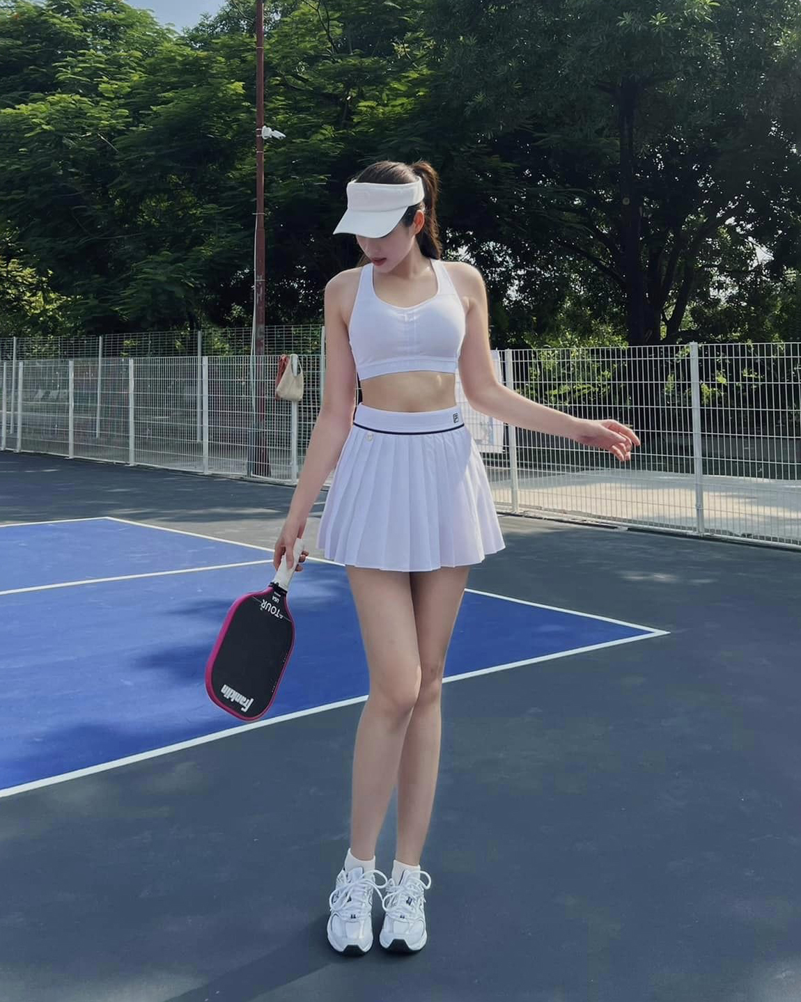 Người trẻ chi trăm triệu sắm đồ pickleball: Mặc đẹp không phải để "sống ảo"
