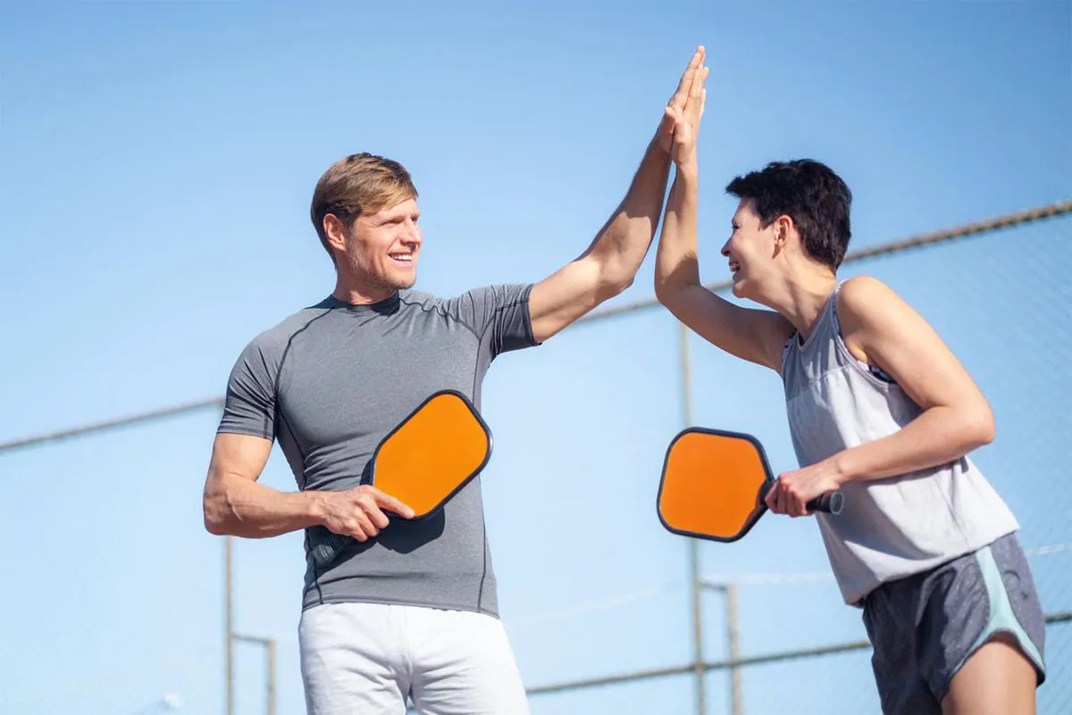 Người trẻ chi trăm triệu sắm đồ pickleball: Mặc đẹp không phải để "sống ảo"