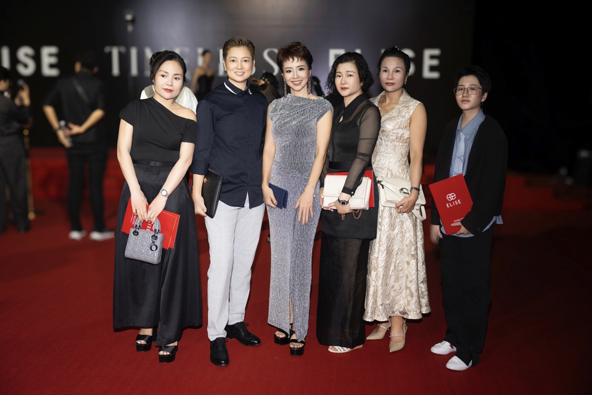 Show thời trang Timeless