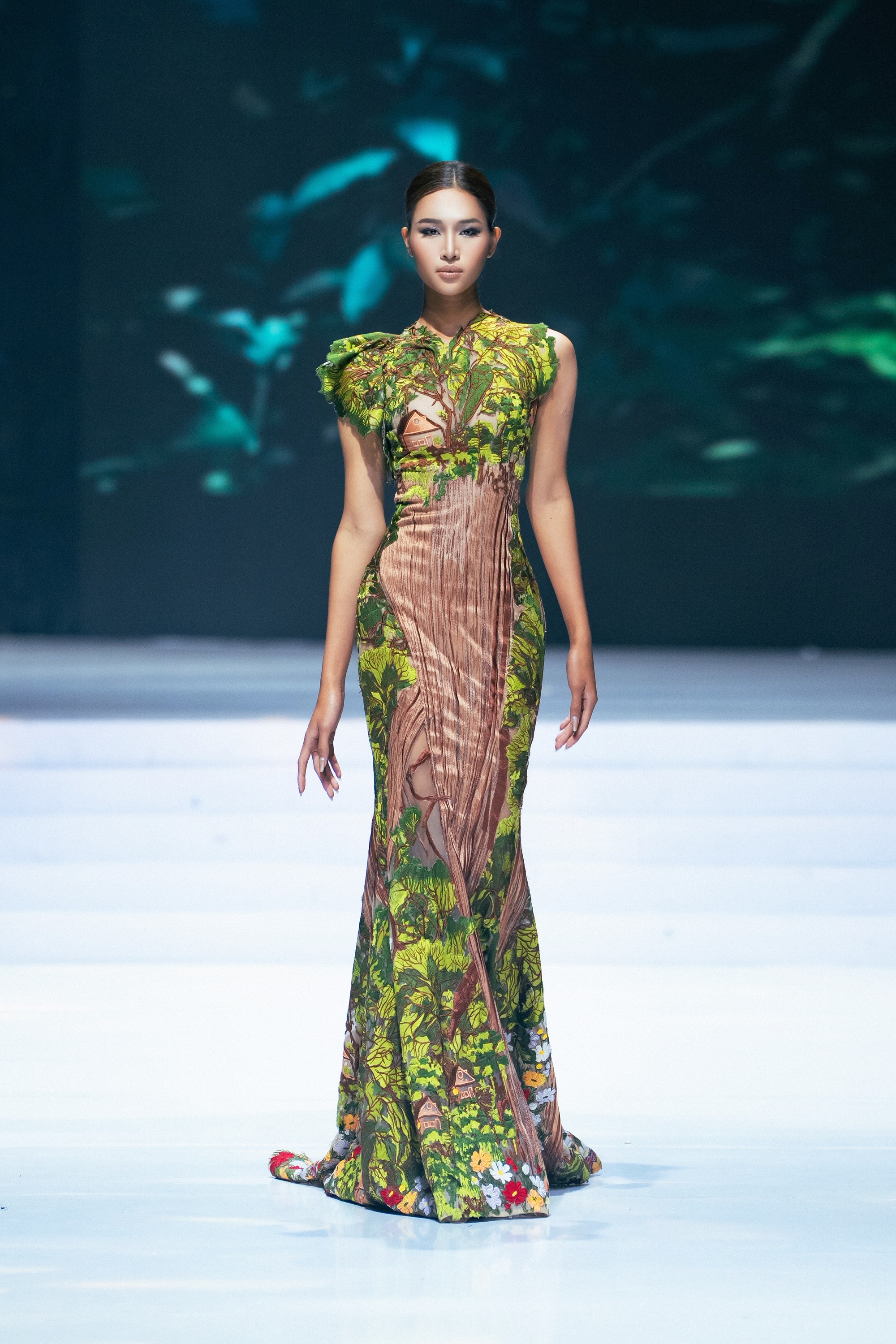 Người mẫu Minh Anh