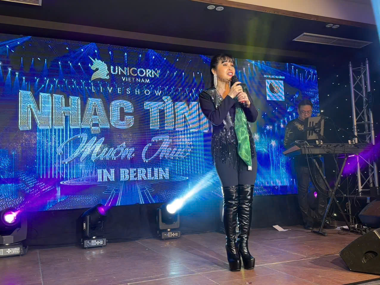 Ca sĩ Trang Nhung