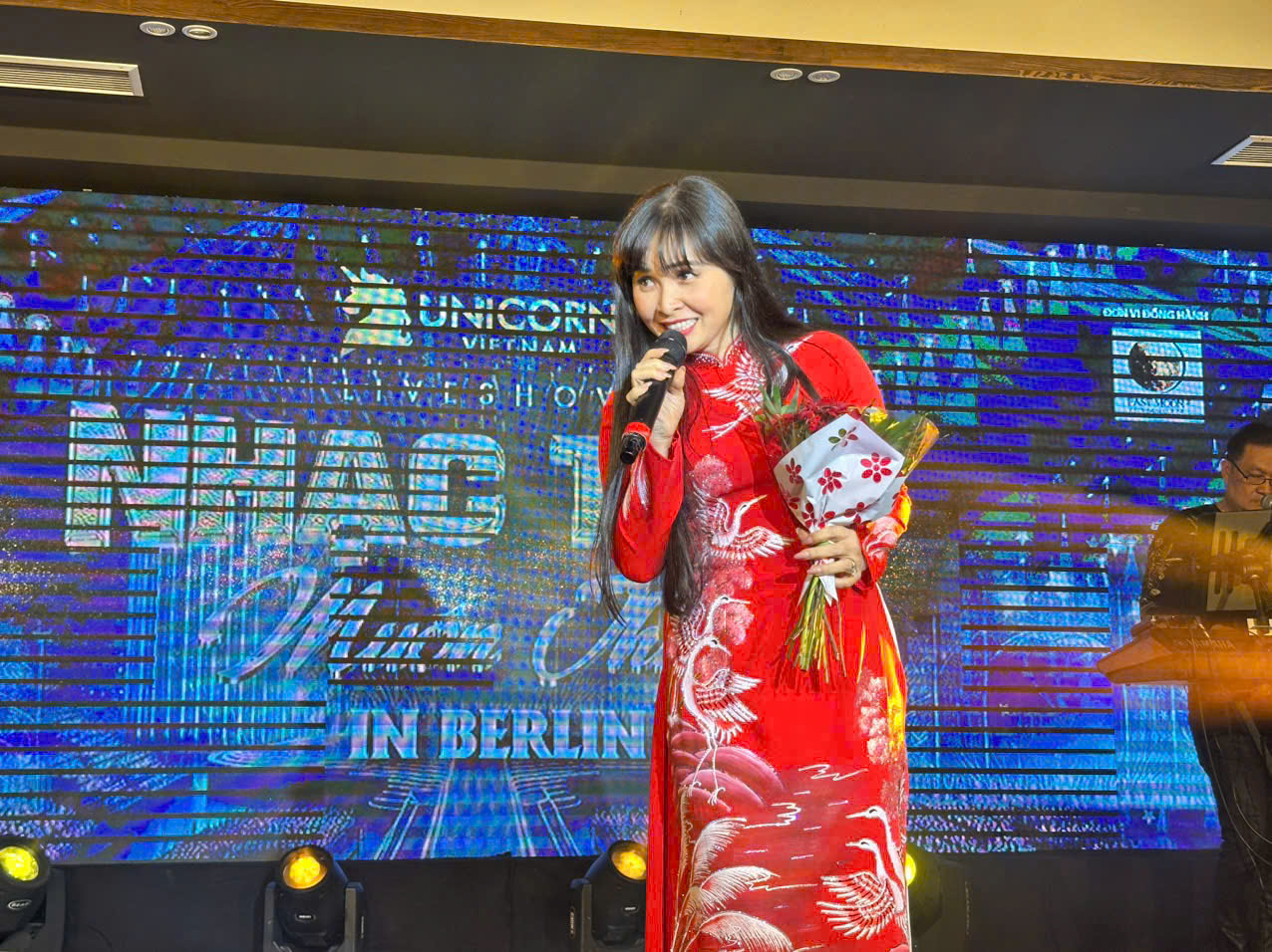 Ca sĩ Trang Nhung