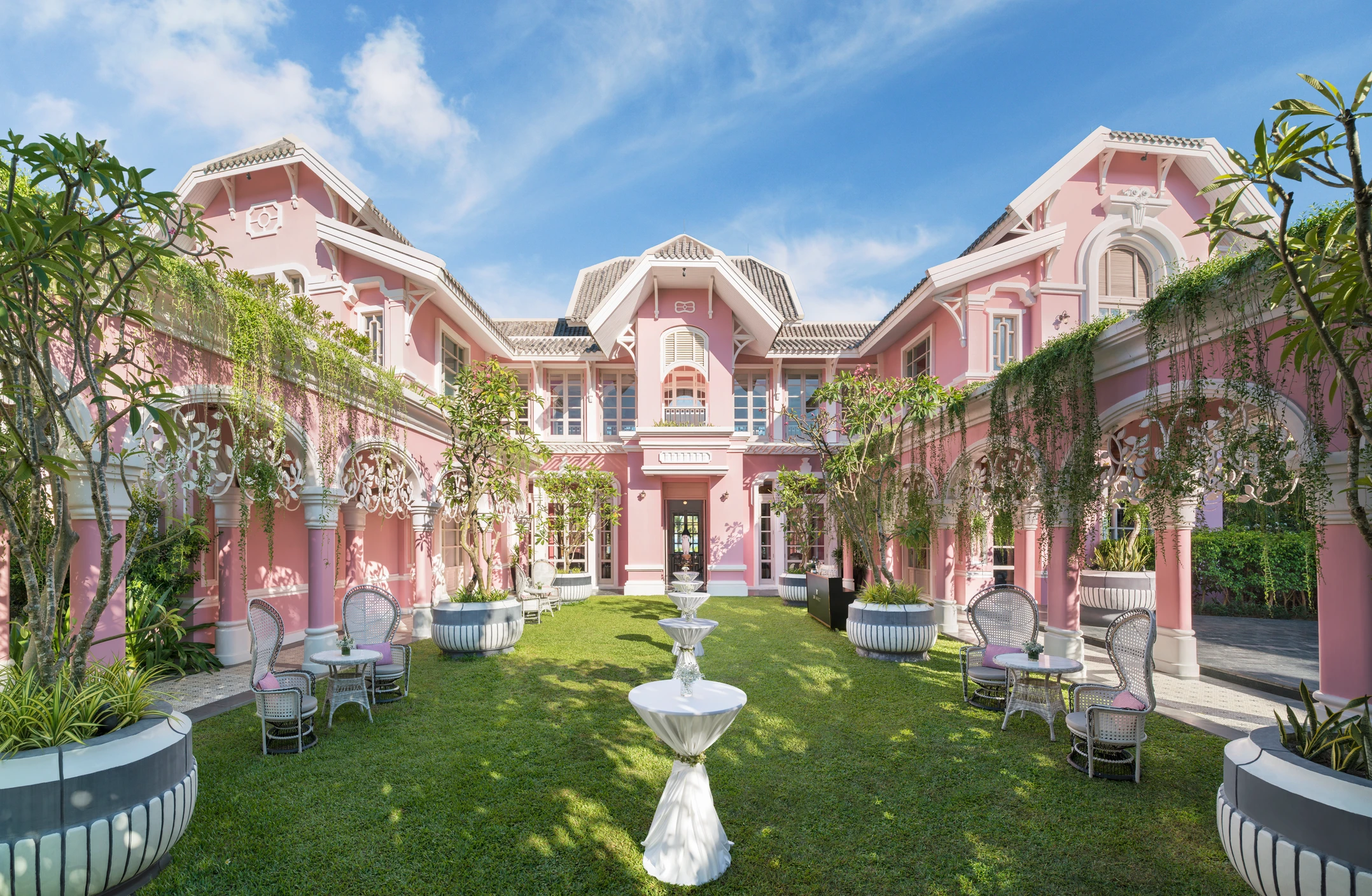 Nhà hàng Pink Pearl