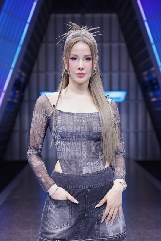 Chị đẹp Diệp Lâm Anh