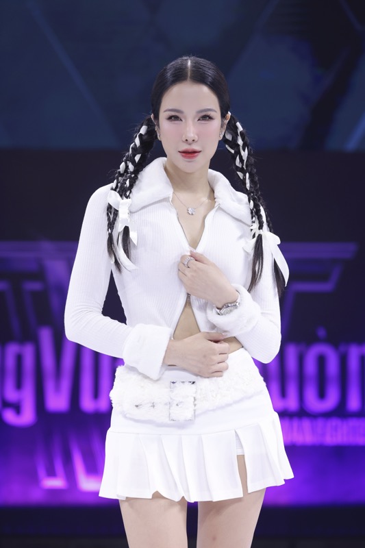 Chị đẹp Diệp Lâm Anh