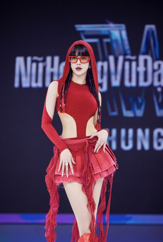 Chị đẹp Diệp Lâm Anh