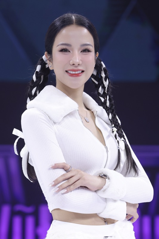 Chị đẹp Diệp Lâm Anh