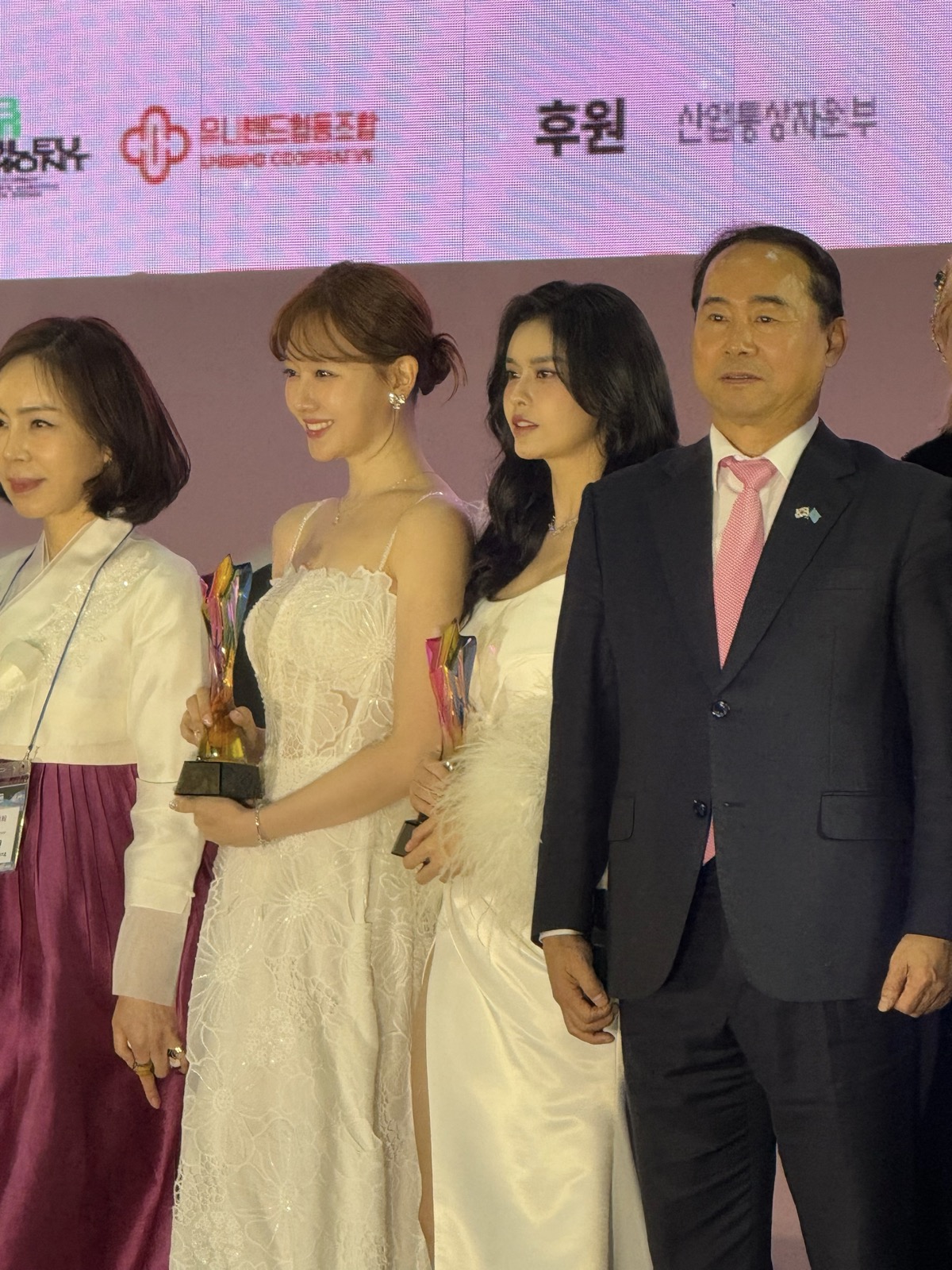 Ca sĩ Trương Quỳnh Anh