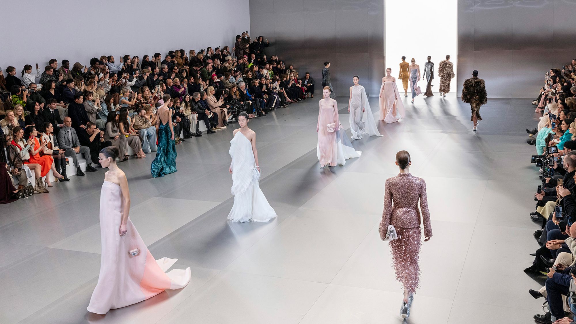 Thời trang Haute Couture thách thức suy thoái kinh tế