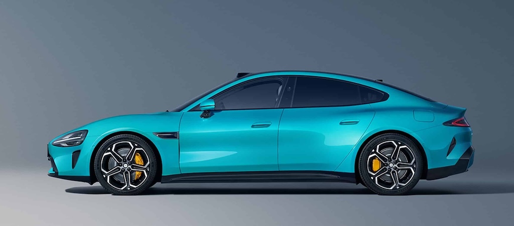Lần đầu tiên làm ô tô điện, Xiaomi tự tin "gạt giò" được cả Porsche Taycan với coupe 4 cửa điện SU7