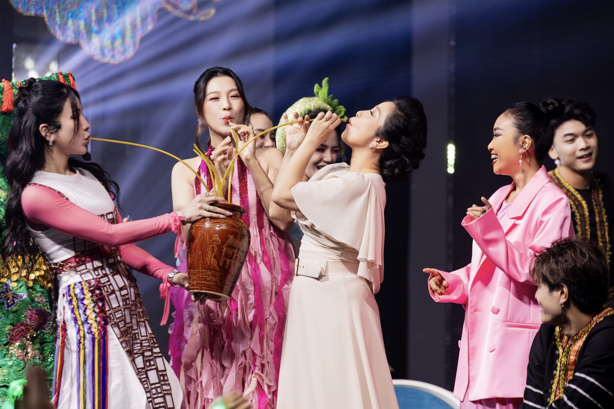 Diệp Lâm Anh Tết Đẹp