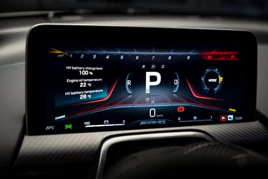 “Siêu phẩm” Mercedes-AMG One đầu tiên lên sàn xe cũ