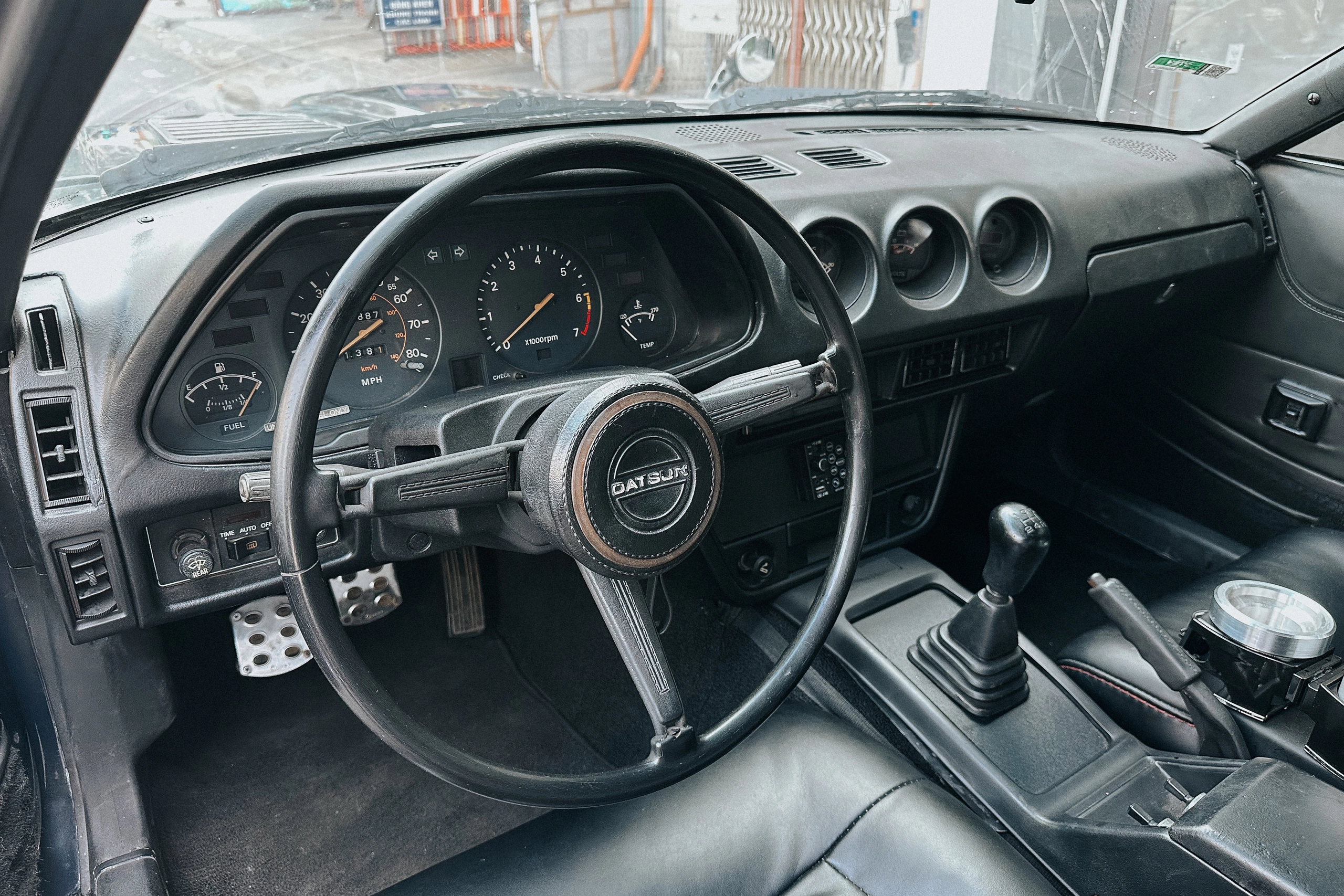 Doanh nhân Đặng Lê Nguyên Vũ tậu Datsun 280ZX độc nhất Việt Nam