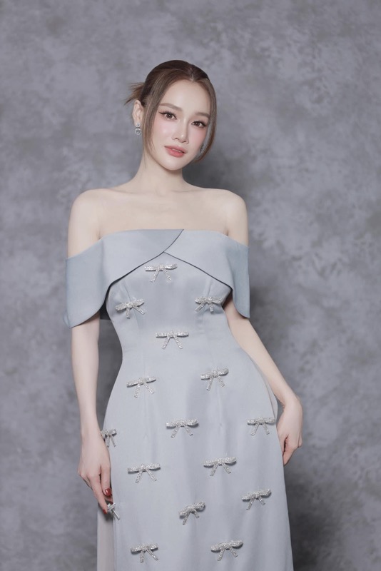 Sao Việt nô nức chọn áo dài Hà Thanh Huy du xuân