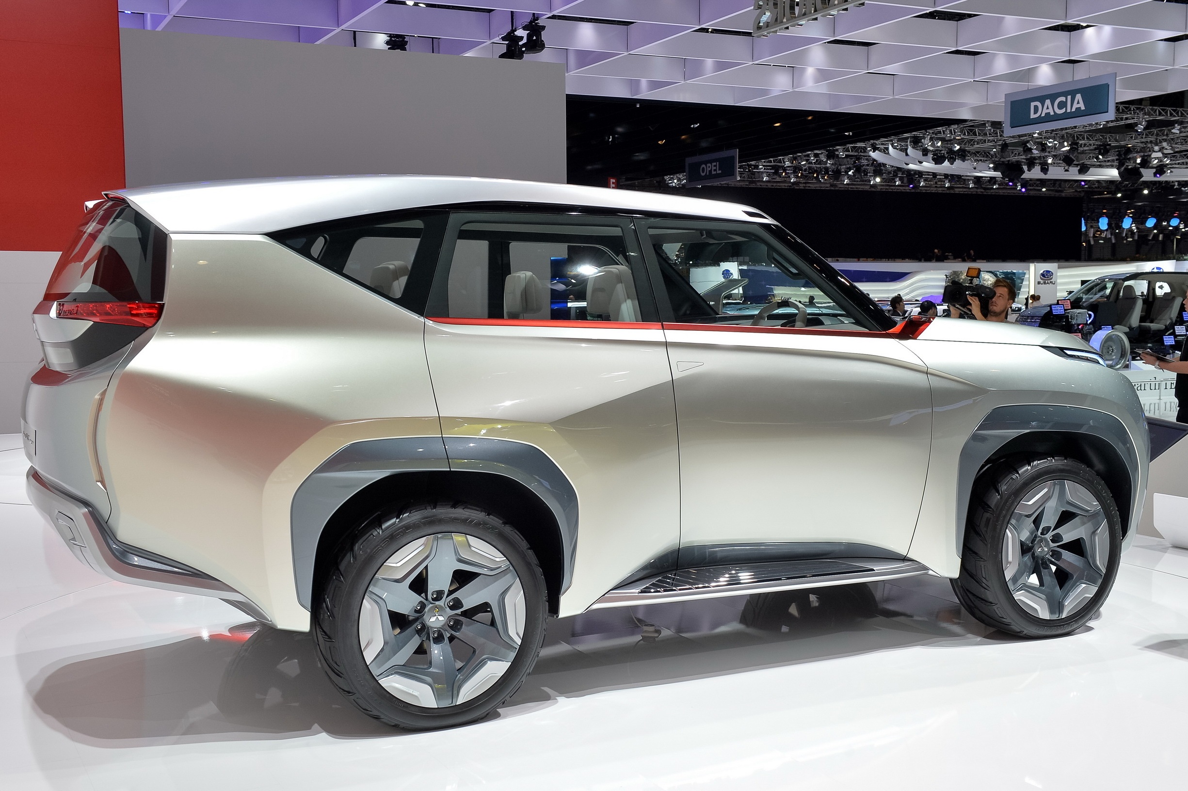 Rộ tin đồn Mitsubishi Pajero sẽ trở lại, có thể cạnh tranh Land Rover