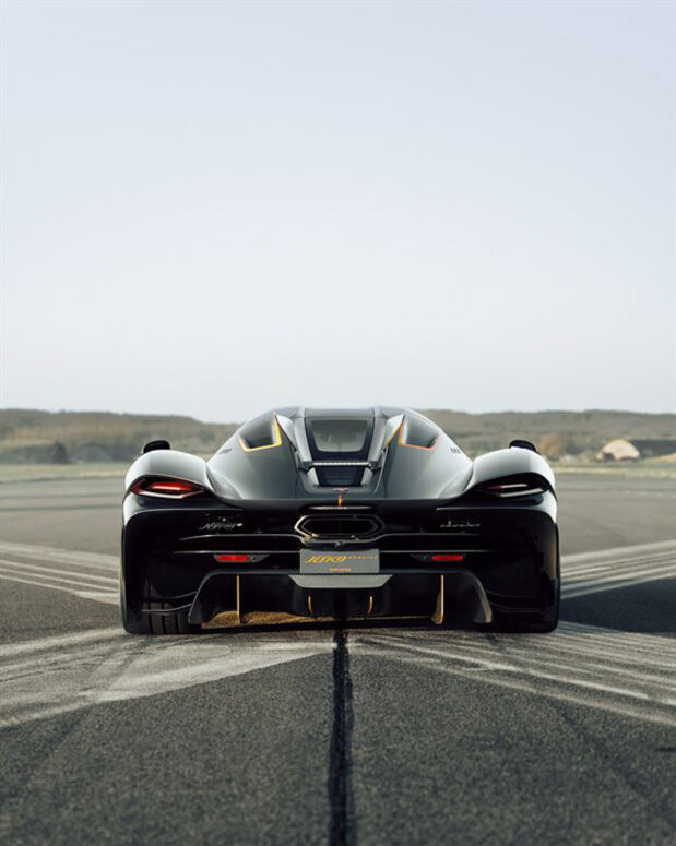 Koenigsegg tranh danh hiệu xe nhanh nhất lịch sử bằng Jesko Absolut