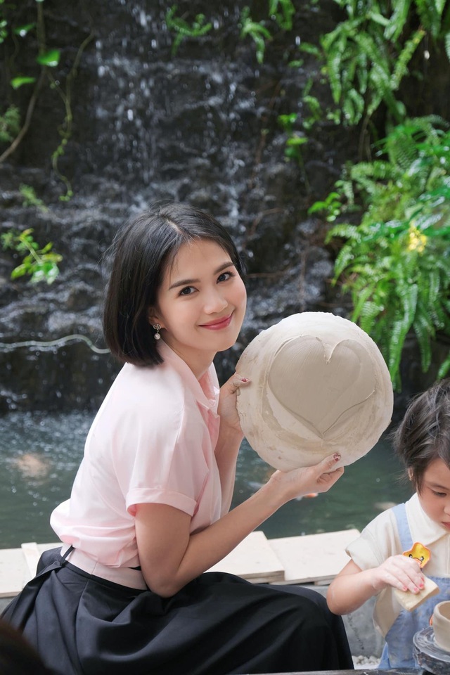 Ngọc Trinh sống chậm hơn nhưng bên trong vẫn còn chút trống rỗng