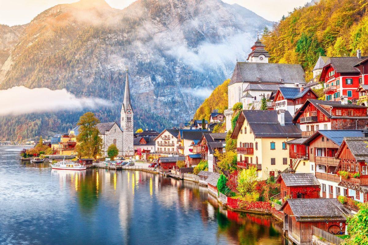 Tìm hiểu về làng cổ Hallstatt chi tiết trước khi du lịch Áo