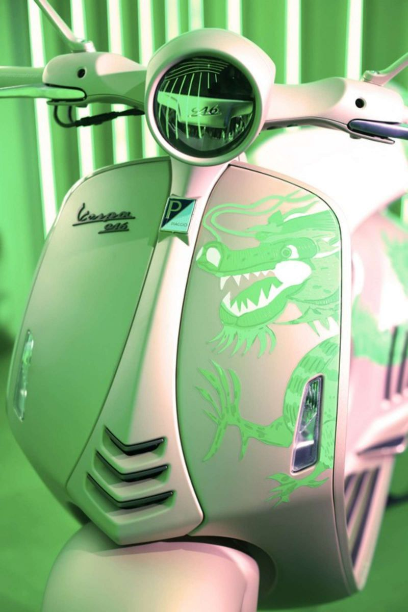 Vespa 946 Dragon khuấy đảo bữa tiệc mừng năm Giáp Thìn 2024