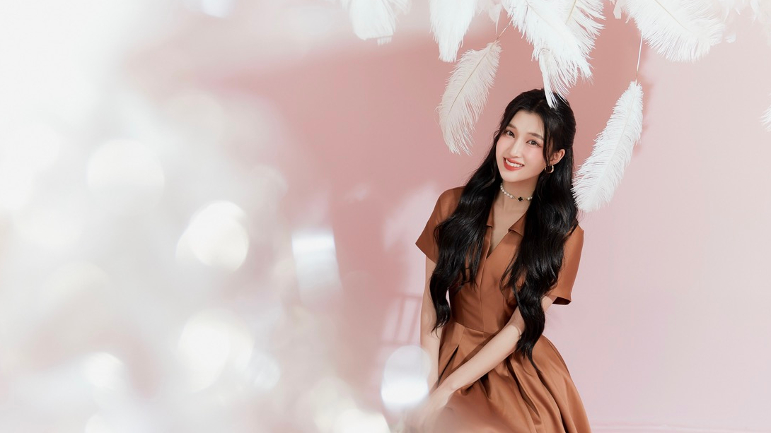 Á hậu Phương Nhi thanh lịch trong BST Limited mới nhất cho mùa Xuân Hè 2024 của SIXDO