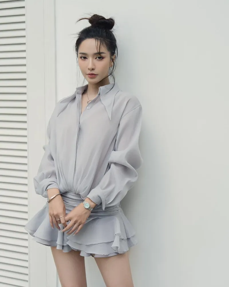 Bích Phương dùng lại chiêu cũ để ra mắt sản phẩm mới