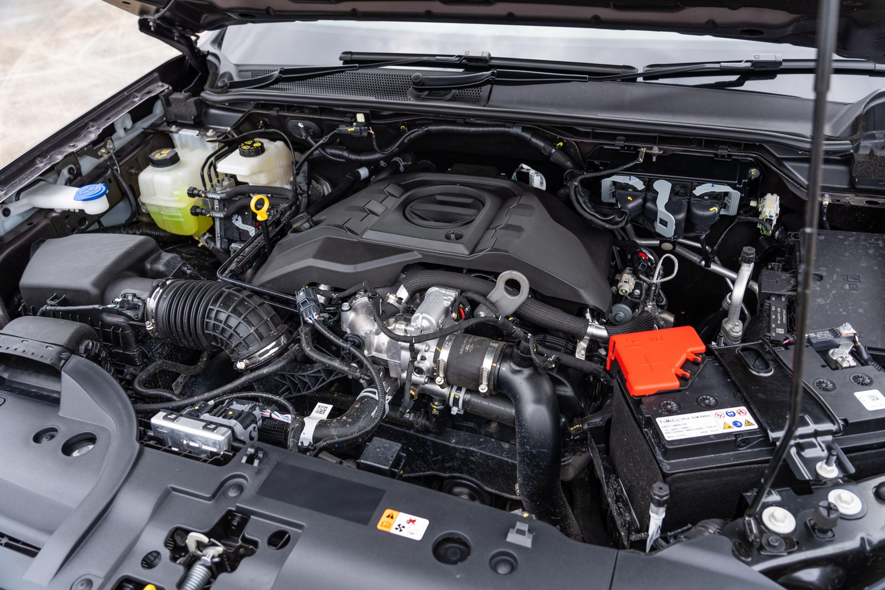 Rộ tin đồn Ford Everest Platinum sắp về Việt Nam, "bỏ ngỏ" về động cơ V6