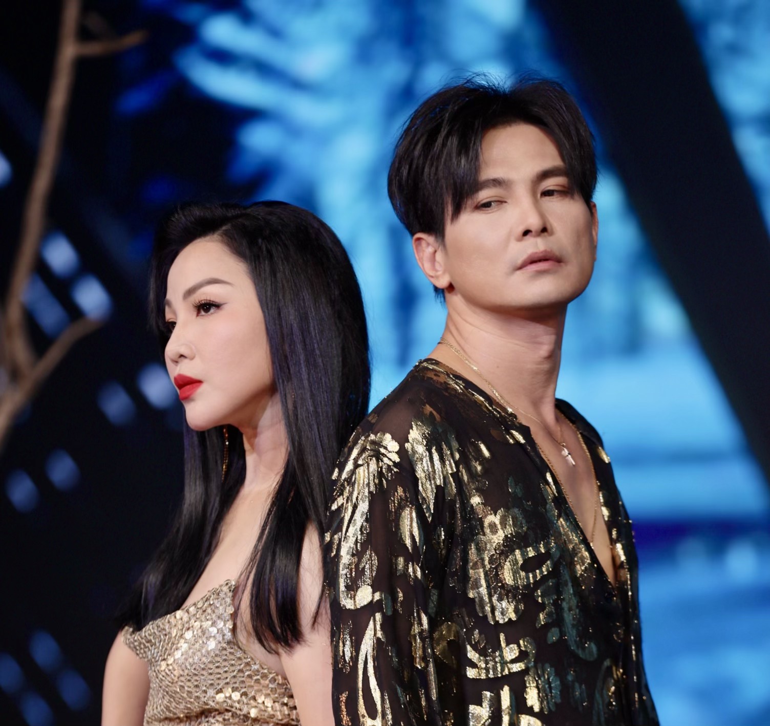 Lâm Hùng cực tình tứ trong "MV Đêm cô đơn"