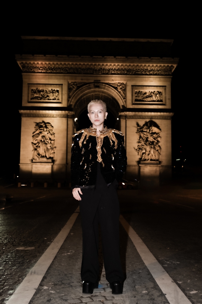 Quỳnh Anh Shyn và Call Me Duy tất bật ở Paris Fashion Week