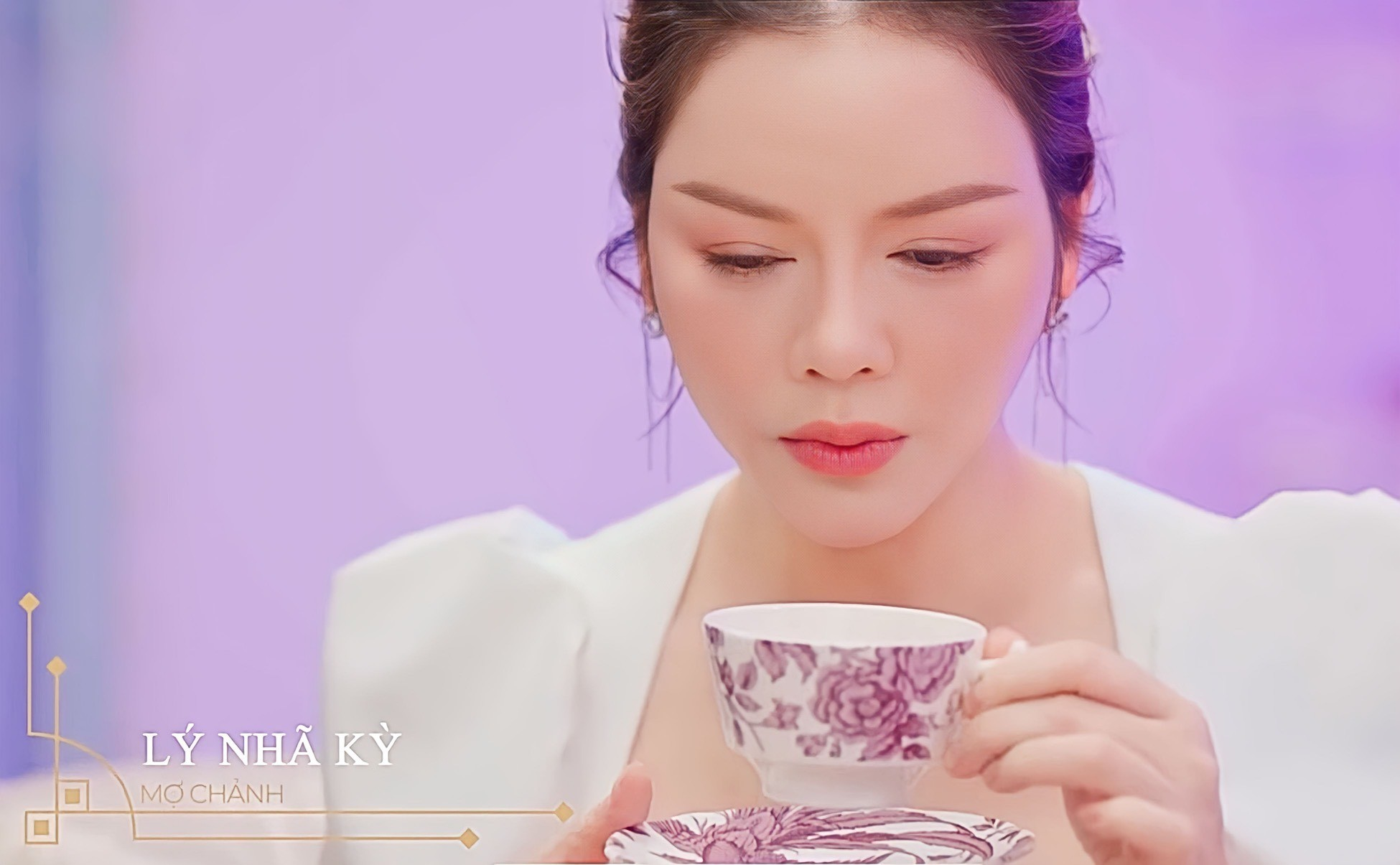 Ở biệt thự dát vàng, Lý Nhã Kỳ đầu tư bữa trà chiều đẳng cấp đến đâu ?