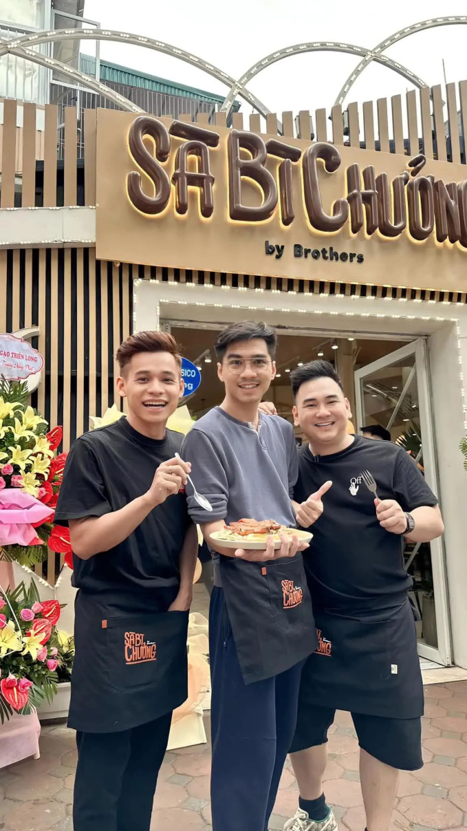 Nhìn lại những lần kinh doanh của Tứ Hoàng streamer