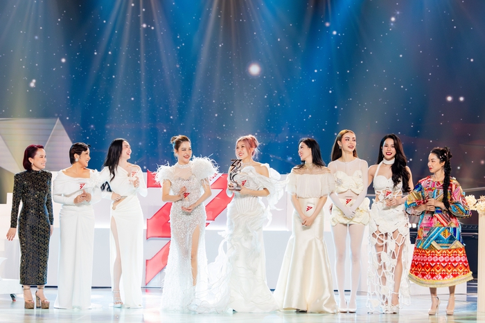 Toàn cảnh drama "Chị đẹp": Lệ Quyên đạp gió, MLee rẽ sóng!