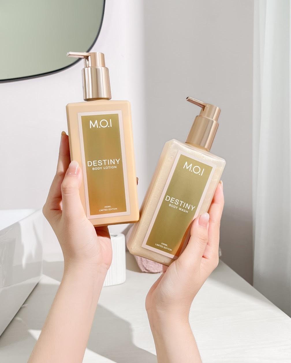 Hồ Ngọc Hà bật mí 2 bước chăm da body đón Tết