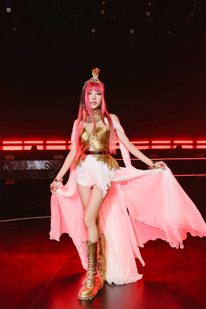 Chị đẹp đạp gió rẽ sóng: Trang Pháp tái xuất showbiz quá đỉnh