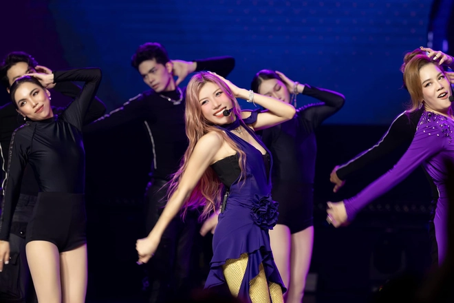 Chị đẹp đạp gió rẽ sóng: Trang Pháp tái xuất showbiz quá đỉnh