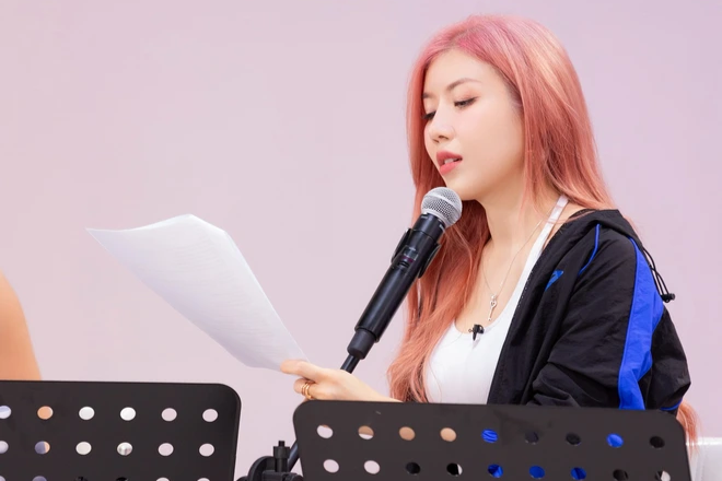 Chị đẹp đạp gió rẽ sóng: Trang Pháp tái xuất showbiz quá đỉnh